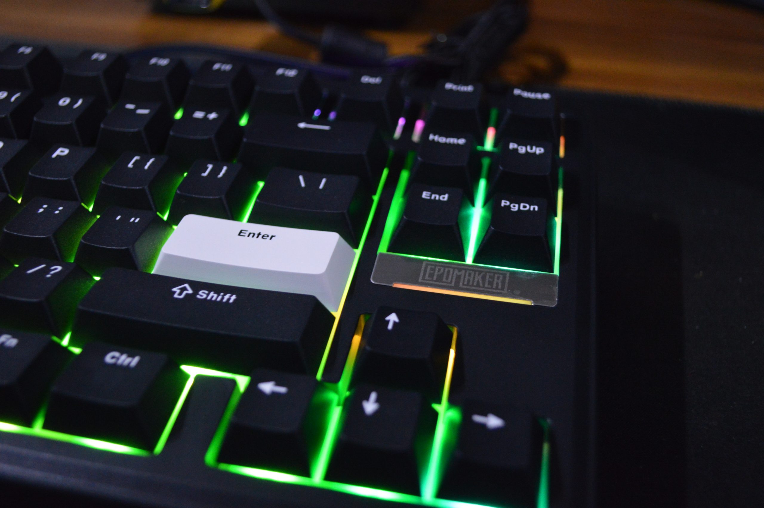 Обзор Epomaker TH85 Wireless – Надежная и компактная игровая клавиатура 6 Переключатели Epomaker Creamy Jade