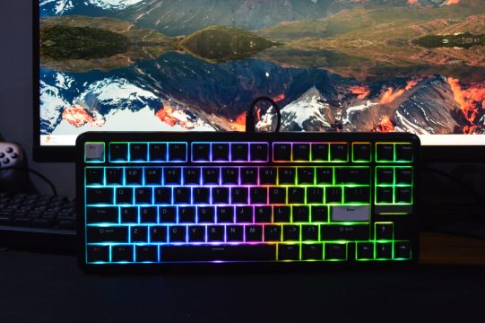 Обзор Epomaker TH85 Wireless – Надежная и компактная игровая клавиатура 3 Epomaker TH85 подсветка клавиатуры