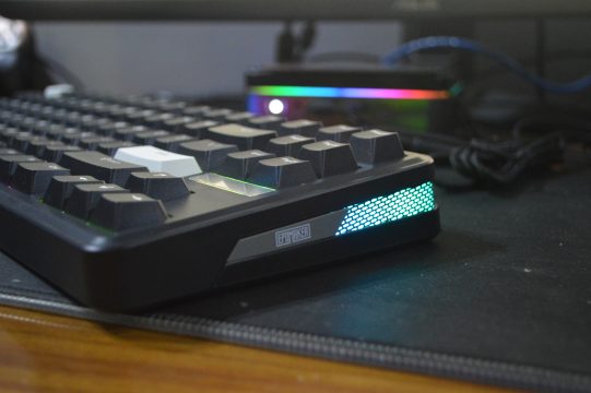 Обзор Epomaker TH85 Wireless – Надежная и компактная игровая клавиатура 4 Epomaker TH85 дизайн