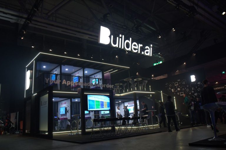 Microsoft-поддерживаемый стартап Builder.ai с AI разорился после раскрытия, что за ИИ отвечают инженеры из Индии