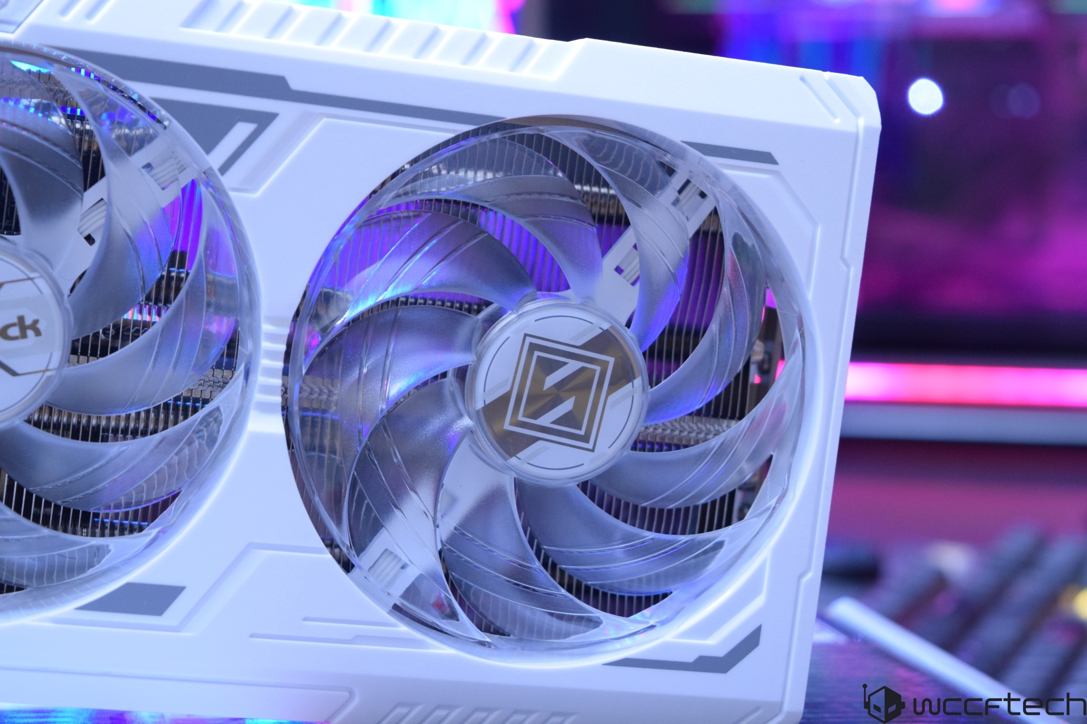 Обзор видеокарты ASRock Radeon RX 9060 XT Steel Legend OC 16 GB – отличная игровая производительность и стильный белый дизайн Обзор видеокарты ASRock Radeon RX 9060 XT Steel Legend OC 16 GB – отличная игровая производительность и стильный белый дизайн