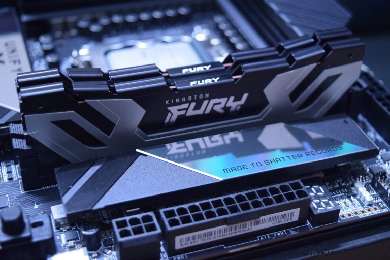 Настольные процессоры Intel Nova Lake-S с поддержкой DDR5-8000 и до 36 линий PCIe Gen 5.0