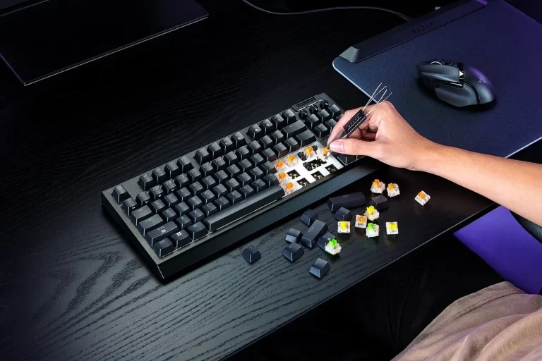 Беспроводная клавиатура Razer BlackWidow V4 Tenkeyless HyperSpeed с hot-swappable Беспроводная клавиатура Razer BlackWidow V4 Tenkeyless HyperSpeed с hot-swappable