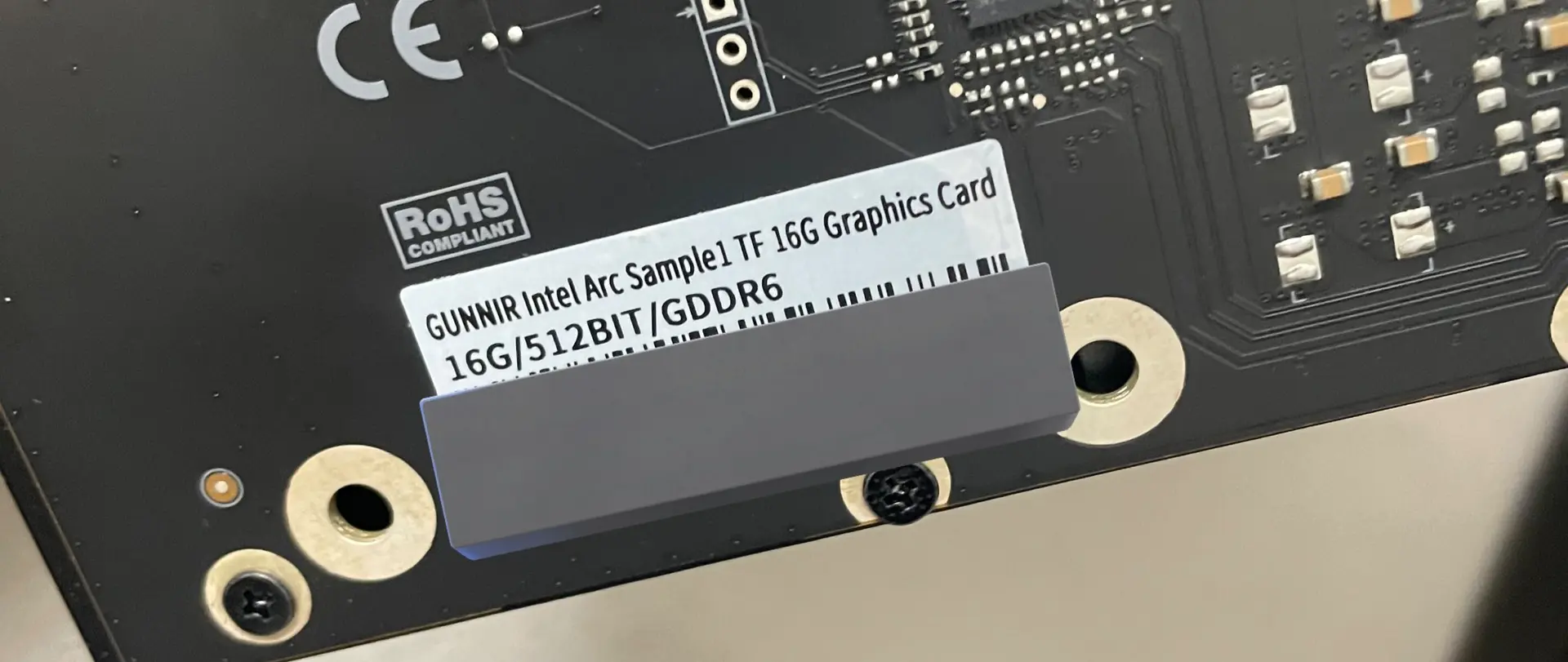 Прототип Intel Arc A750 с 16 ГБ VRAM и 512-битной шиной 4 Печатная плата Intel Arc A750