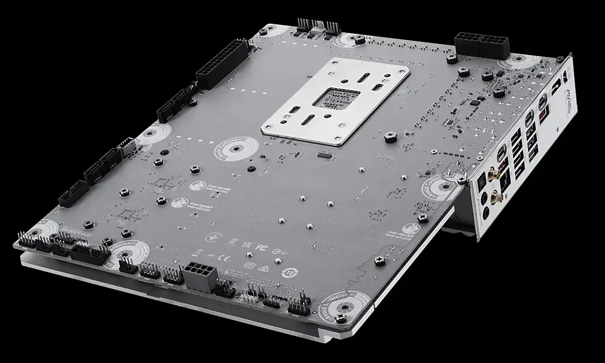 MSI расширяет серию AM5 с X870E TOMAHAWK MAX WIFI PZ 3 Интерфейсы на задней панели MSI MAG X870E TOMAHAWK MAX WIFI PZ