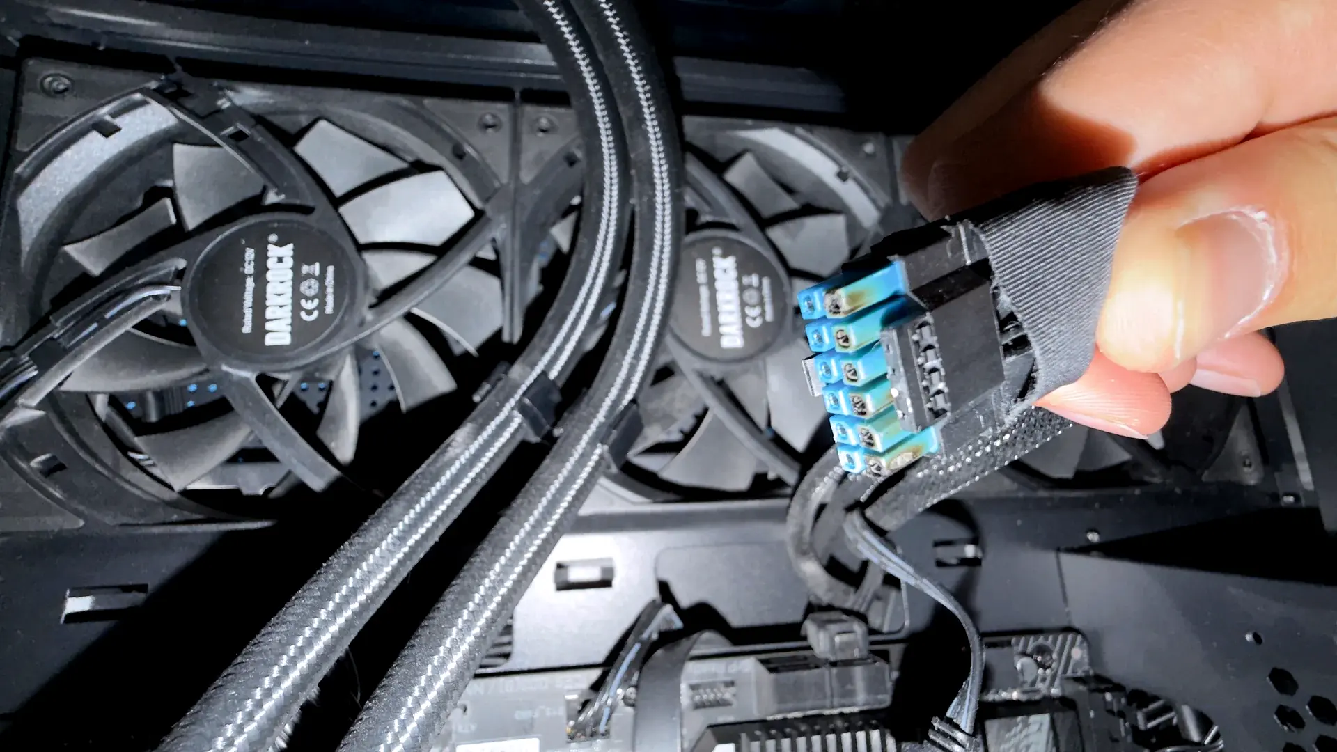 Еще один сбой 12V-2×6, на этот раз на Sapphire RX 9070 XT